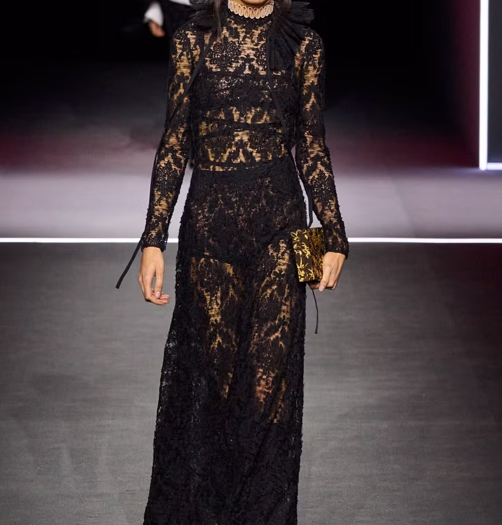 Dior Fall/Winter 2025: A Time Machine Wrapped in Lace and Nostalgia 1 Dior FallWinter 2025 A Time Machine Wrapped in Lace and Nostalgia 2