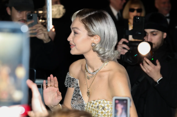 Gigi Hadid’s Metallic Silver Hair Color L’Art Dîner du Louvre