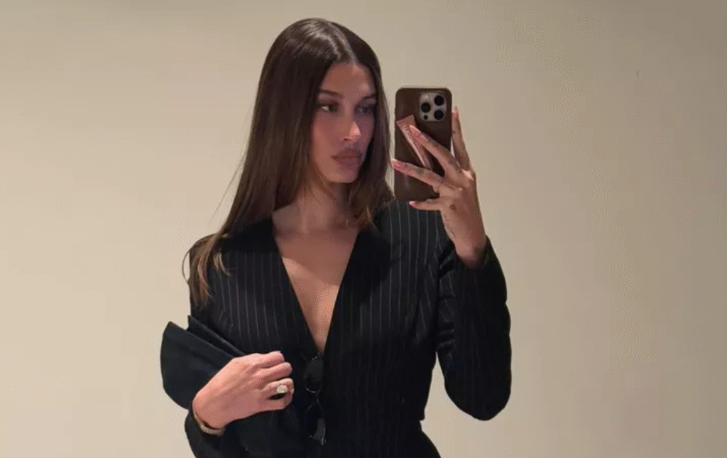 Hailey Bieber’s Chic Updo Just Made Side Parts Cool Again_20250314_092646_0000