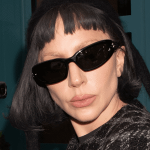 Lady Gaga Ditches Her Iconic Jellyfish Cut for a Bob, and I'm Completely Obsessed 2 Lady Gaga ditches her Jellyfish for Bob Haircut