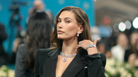 Hailey Bieber's Glazed Donut Nails Just Jelly-Fied Coachella