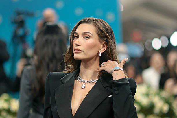 Hailey Bieber's Glazed Donut Nails Just Jelly-Fied Coachella