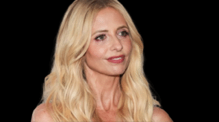 Sarah Michelle Gellar shows off her new tiny tattoos—a fine-line constellation and an elegant "xo" script—on her hands.
