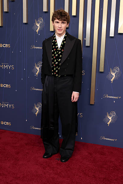 Emmy Awards 2025: Fashion Hits, Misses, and the Red Carpet Royalty 4 Sam Nivola