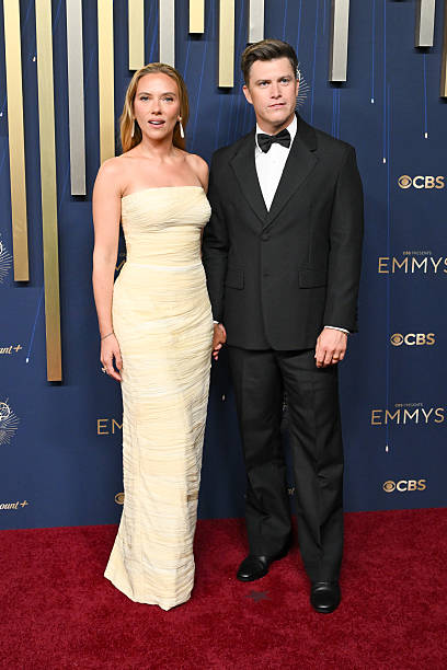 Emmy Awards 2025: Fashion Hits, Misses, and the Red Carpet Royalty 10 Scarlett Johansson and Colin Jost