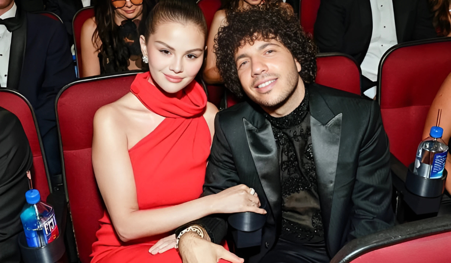 Selena Gomez Gets Giddy Catching Martin Short Texting GF Meryl Streep! 1 Selena Gomez smiling as she spots Martin Short texting Meryl Streep during the Emmys.