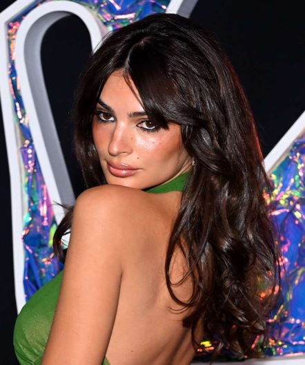 Celebrity curtain bangs inspiration and hairstyle examples