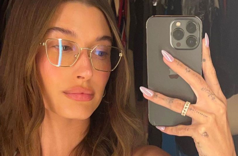 Close up of Hailey Bieber's Glazed Doughnut & Chrome Nails