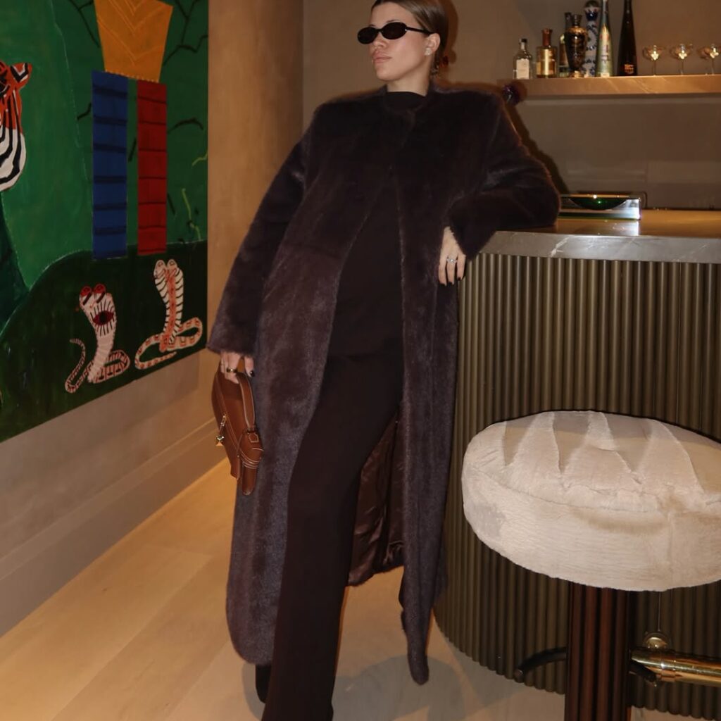 Sofia Richie Grainge Has Absolutely Slayed Her Festive Maternity Style 2 Sofia Richie Grainge maternity Christmas outfit 2025 red carpet look