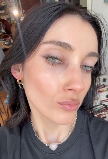 Tired-Girl Makeup: How to Nail the Undone, Cinematic Look 2 Tired-girl makeup look with soft smudged eyes and blotted lips